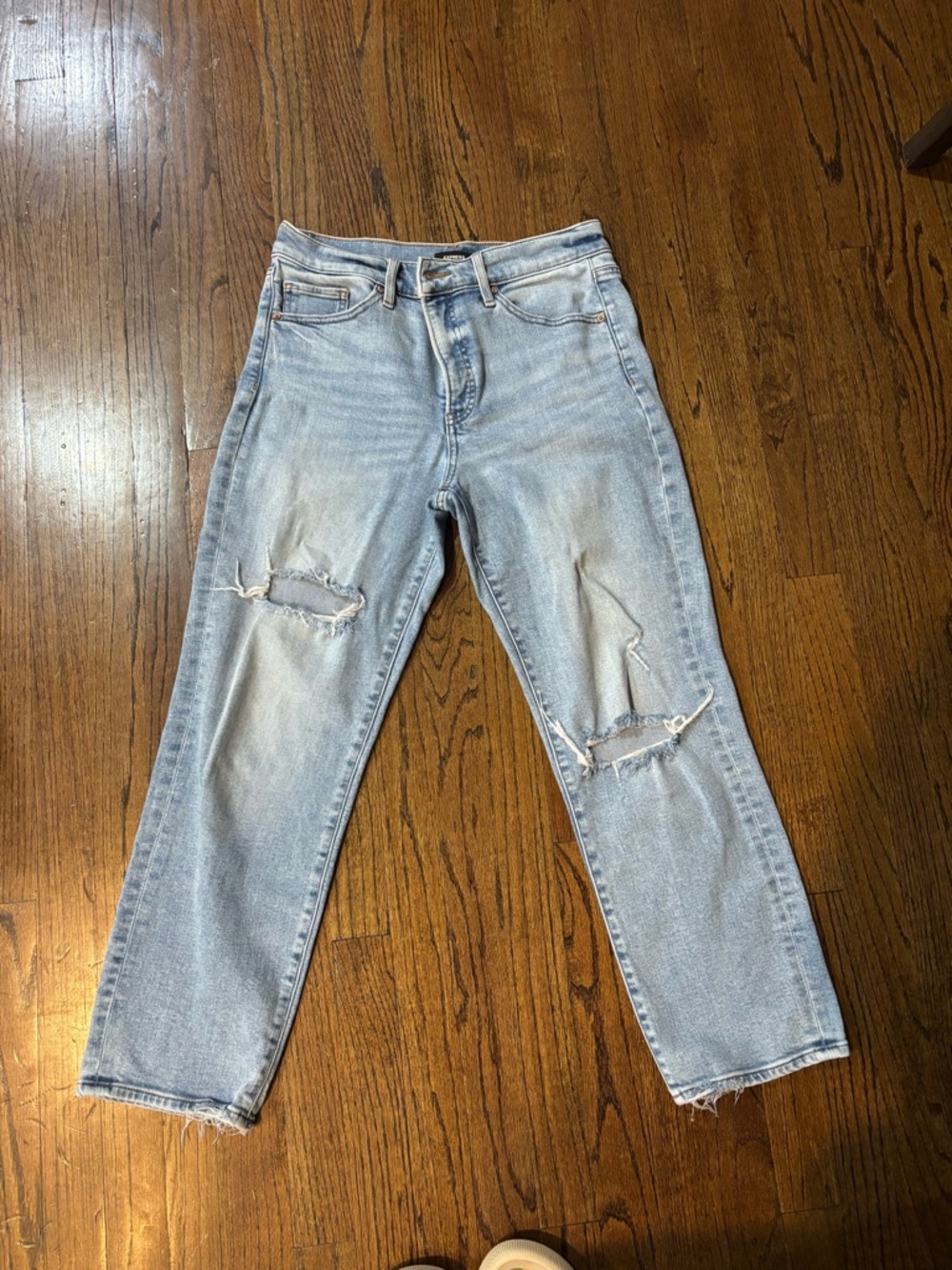 Express Light Blue Denim Jeans with Contrast Stitching